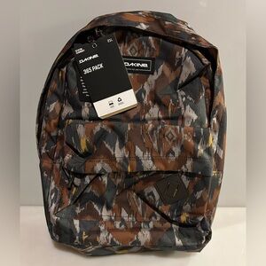 New Dakine 365 Backpack 21L Brown Camo Laptop Sleeve - NWT